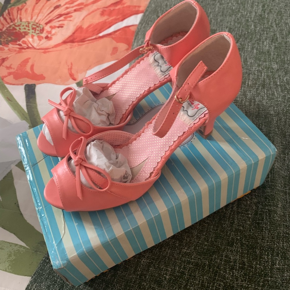 COPY - Bettie Paige Peach Heels